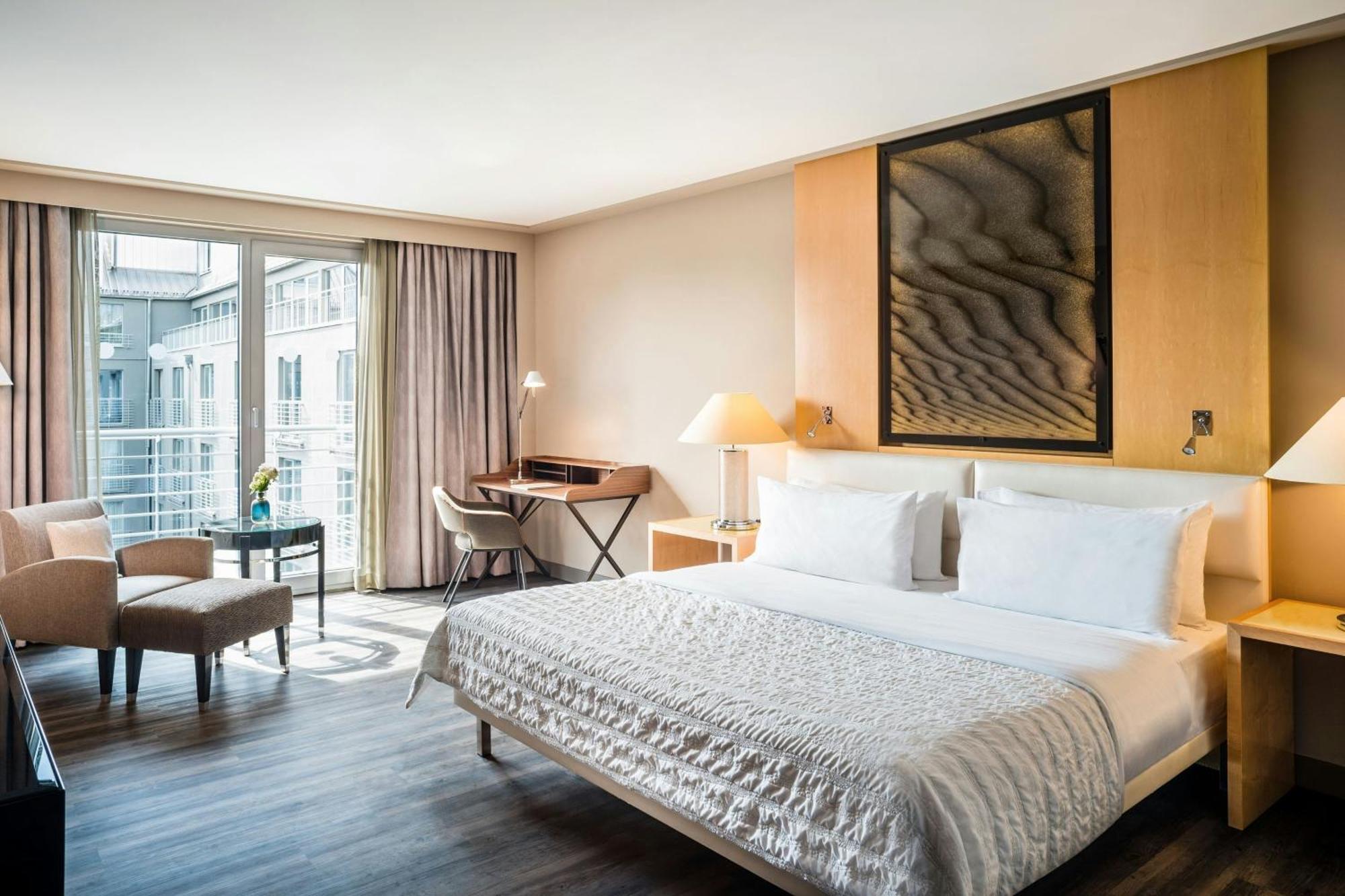 Le Meridien Мюнхен Екстериор снимка Deluxe room