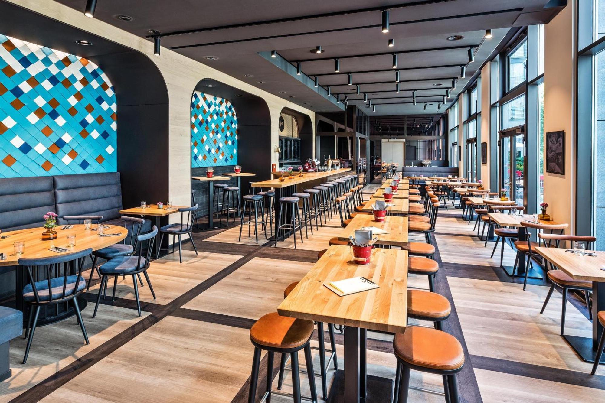 Le Meridien Мюнхен Екстериор снимка Restaurant