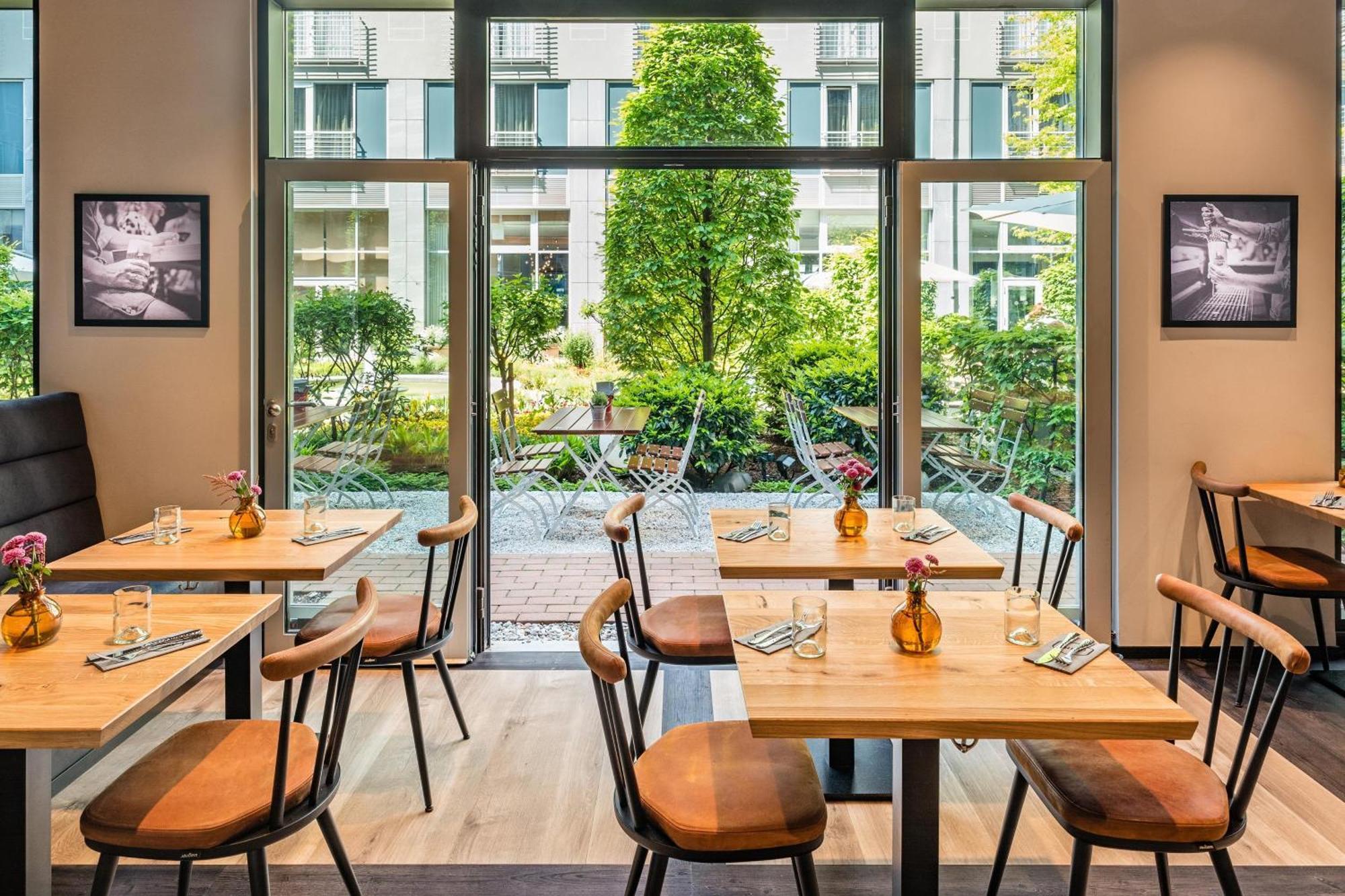 Le Meridien Мюнхен Екстериор снимка Restaurant