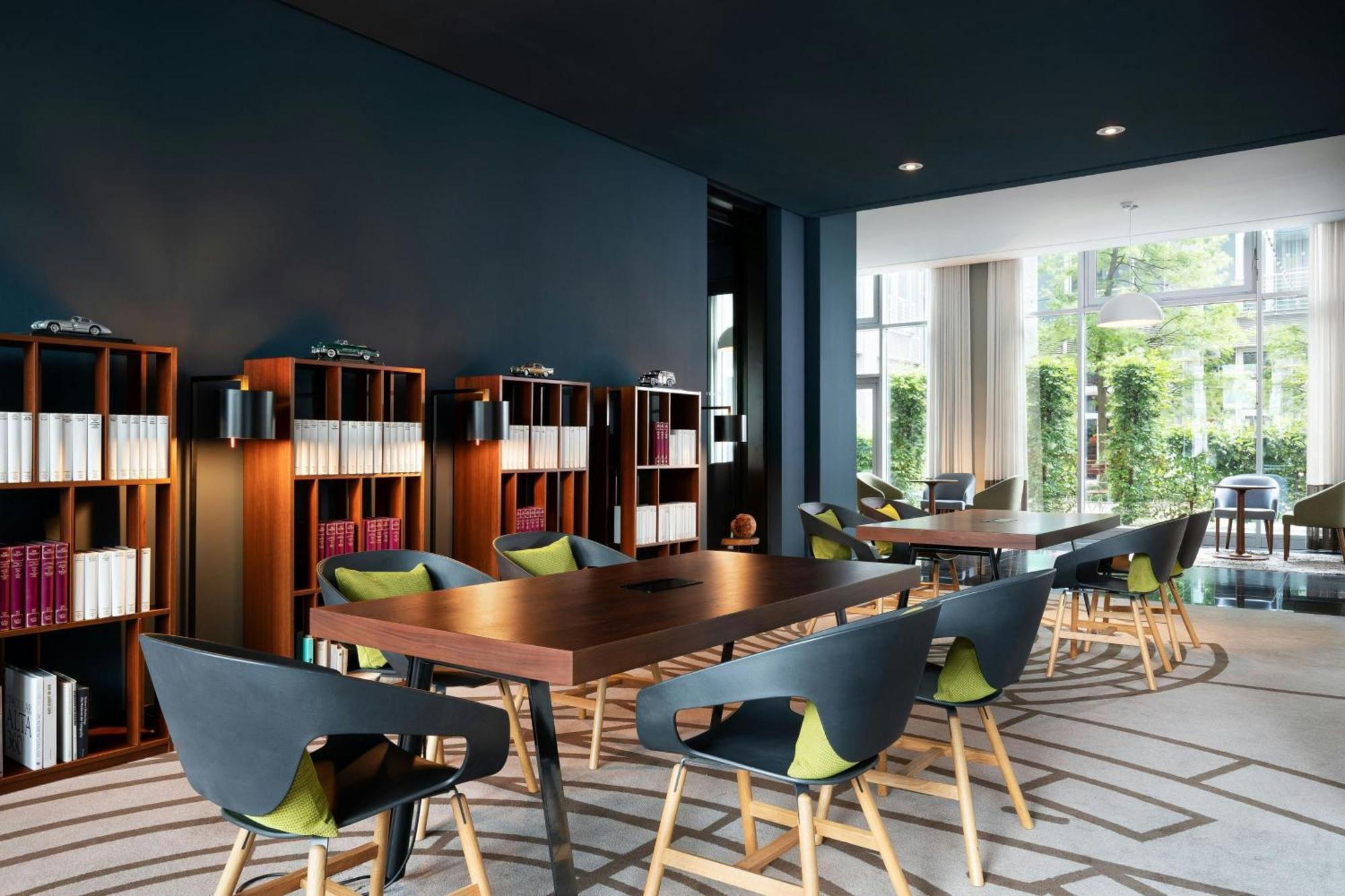 Le Meridien Мюнхен Екстериор снимка Library