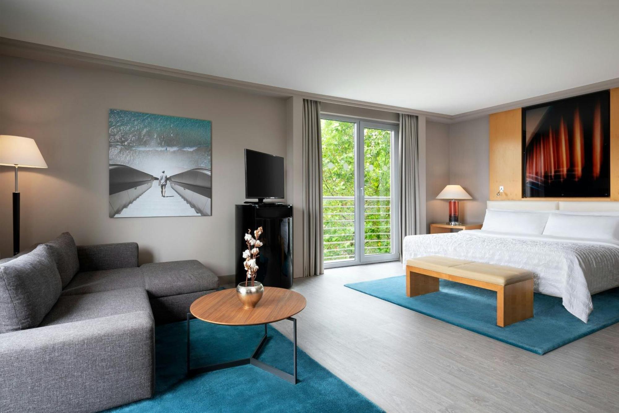 Le Meridien Мюнхен Екстериор снимка A room at the hotel